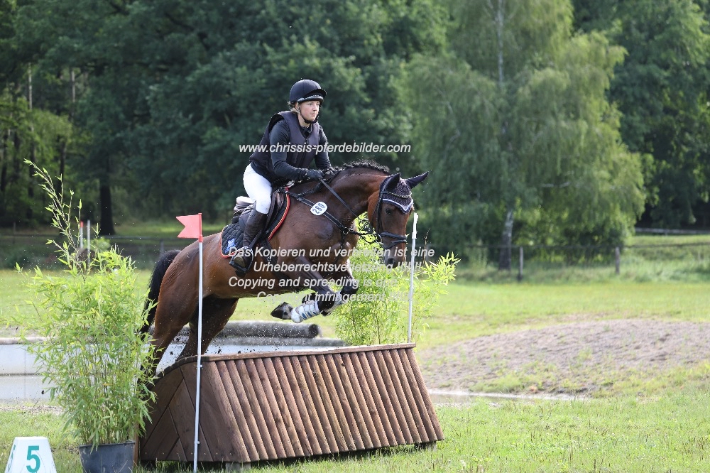 Preview svenja eckert mit samira k IMG_0779.jpg